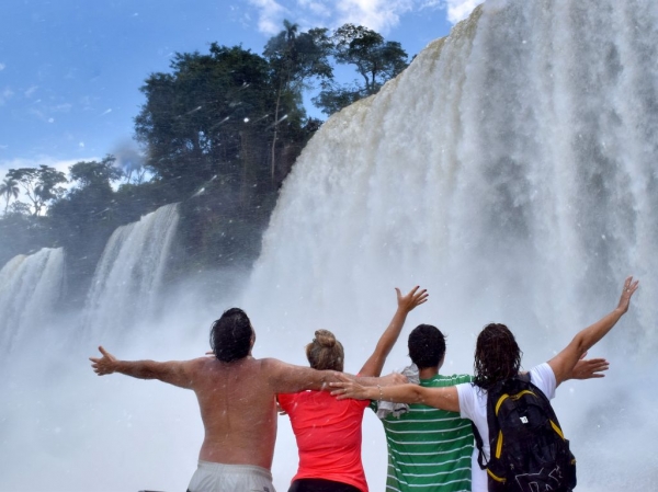 Tour en auto privado en Iguazú - Cataratas Argentinas y Brasileras y Parque de las Aves