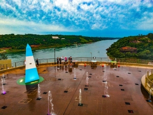 Hito tres fronteras, Puerto Iguazú