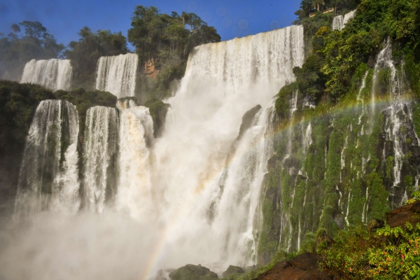 Excursiones en Puerto Iguazú y Cataratas Argentinas y Brasileras