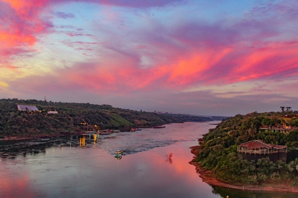 Catamarán Iguazú con traslados y excursión a Cataratas del Iguazú